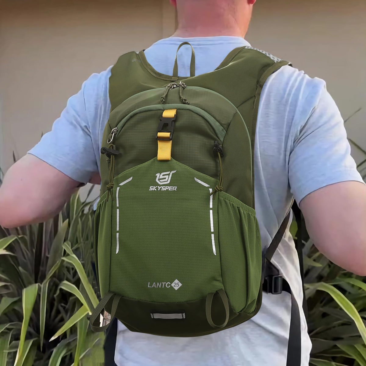 Small Hiking Backpack - 25L Travel Rucksack Lightweight Daypack